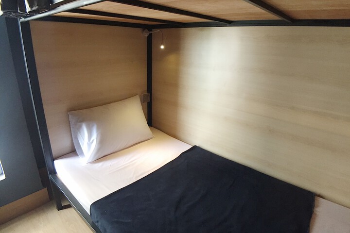 Room 48 of 180
