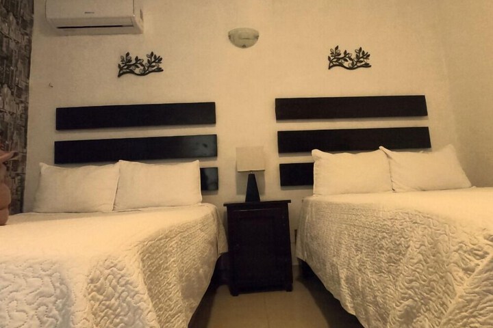 Room 6 of 14