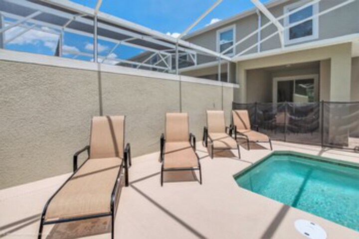 Pool 19 of 40