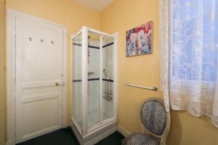 Room 4 of 19