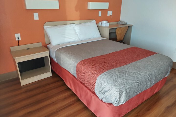 Room 28 of 52