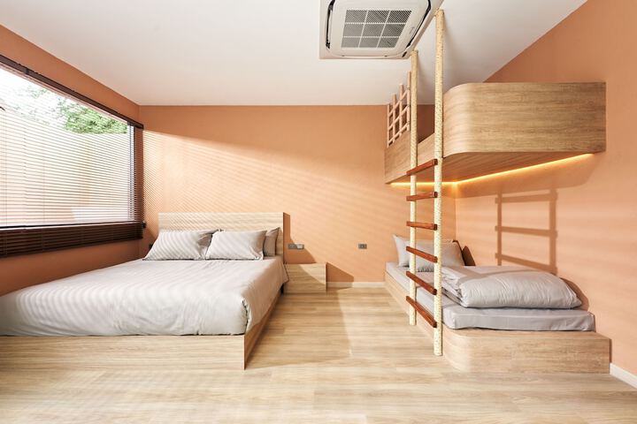 Room 8 of 52