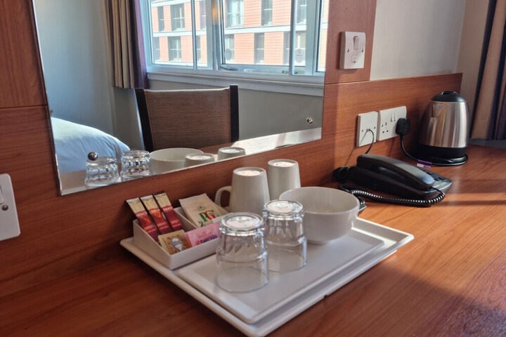 Breakfast/Coffee Service 18 of 37