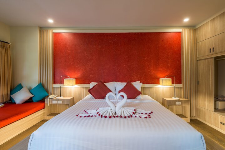 Room 27 of 208