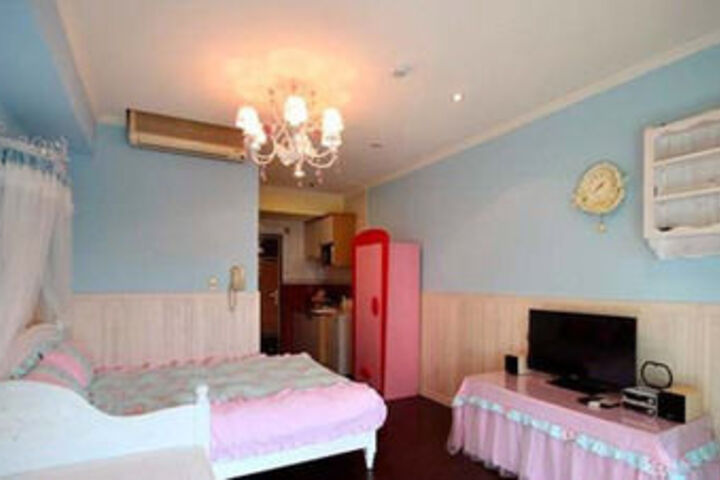 Room 14 of 27