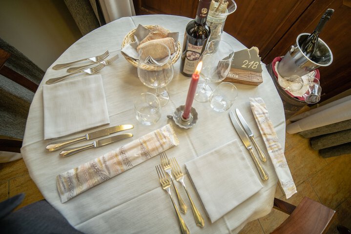 Dining 27 of 45