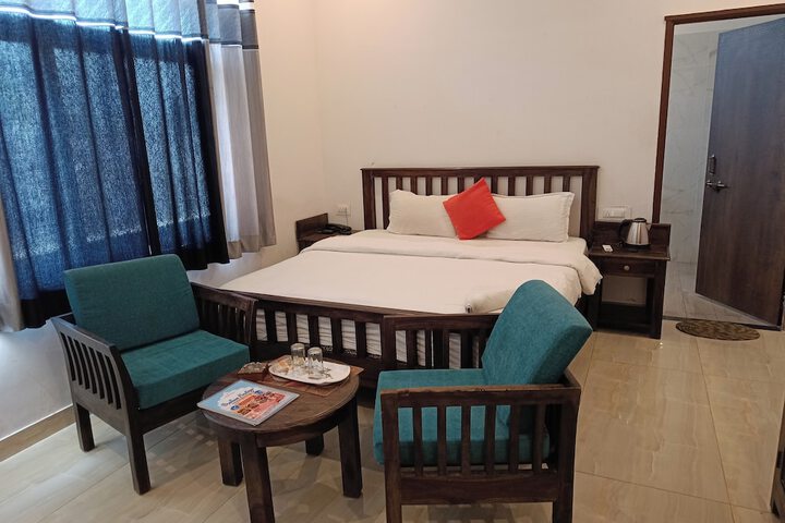 Room 7 of 28