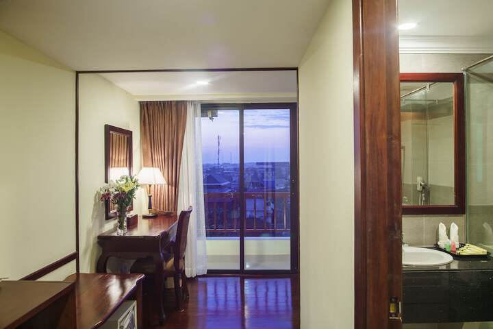 Room 13 of 95