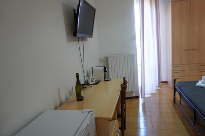Room 15 of 41