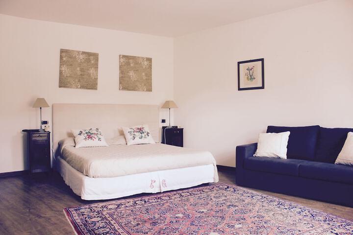 Room 9 of 47