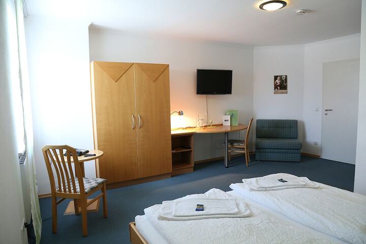 Room 6 of 24