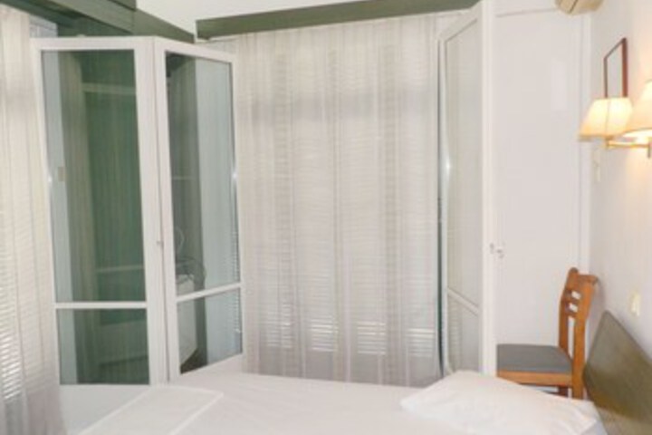 Room 12 of 23