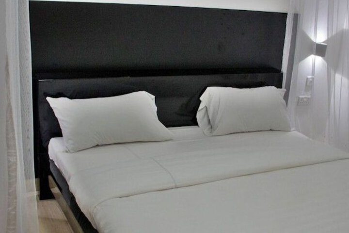 Room 2 of 17