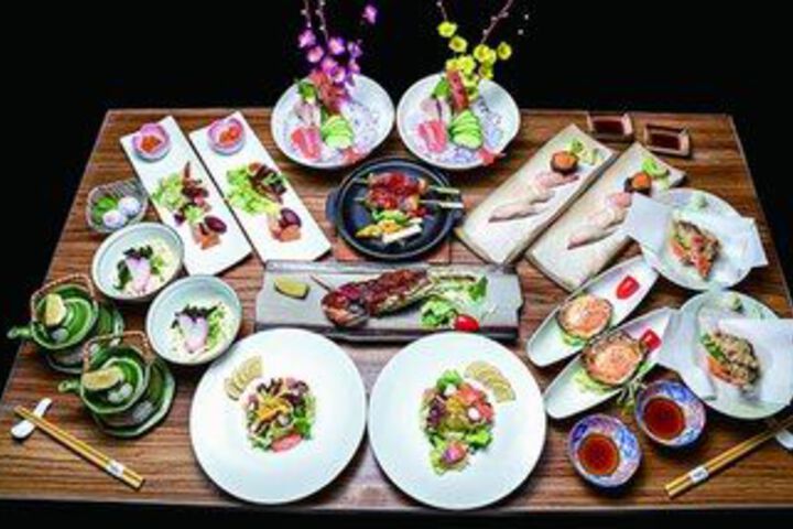 Dining 7 of 28
