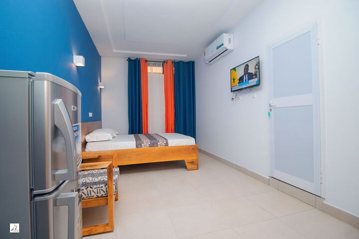 Room 21 of 32