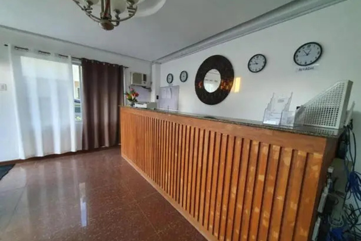 Room 10 of 25