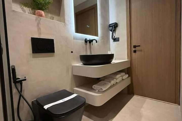 Room 65 of 93