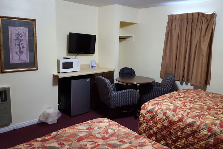 Room 3 of 8