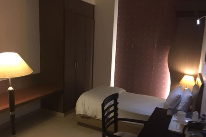 Room 7 of 40
