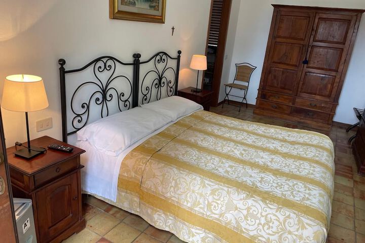 Room 14 of 49