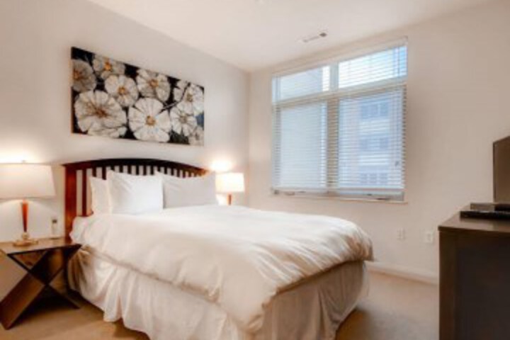 Suite 16 of 39