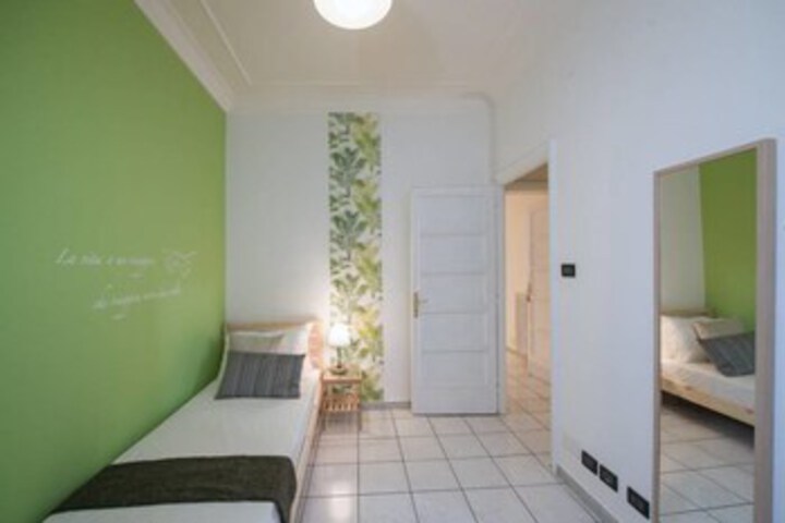 Room 5 of 20