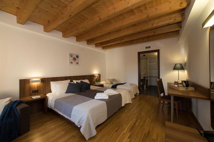 Room 20 of 65