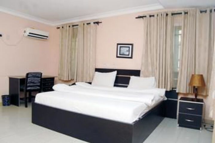 Room 30 of 83