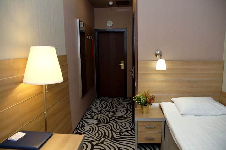 Room 26 of 65