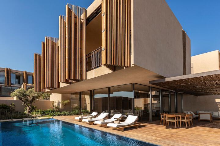 Pool 237 of 429