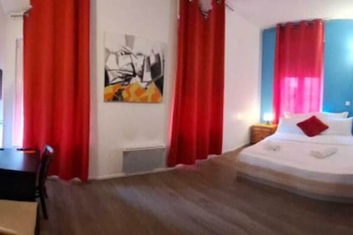Room 42 of 158