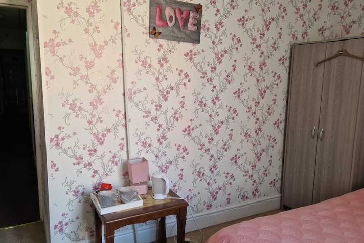 Room 12 of 27