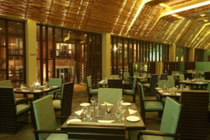 Dining 18 of 21