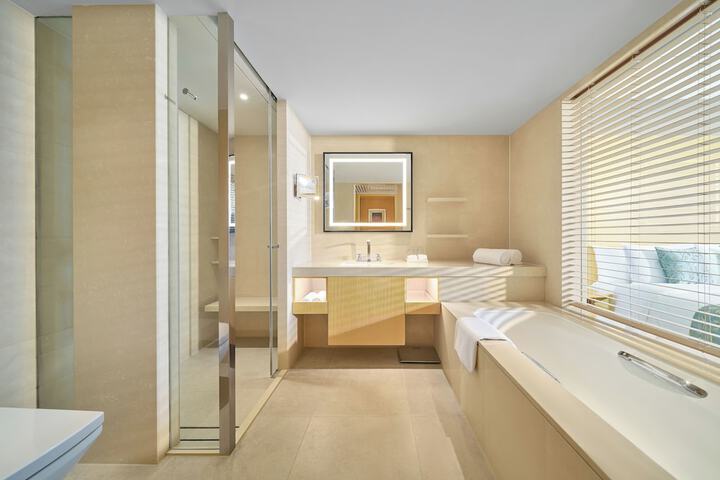 Room 49 of 95