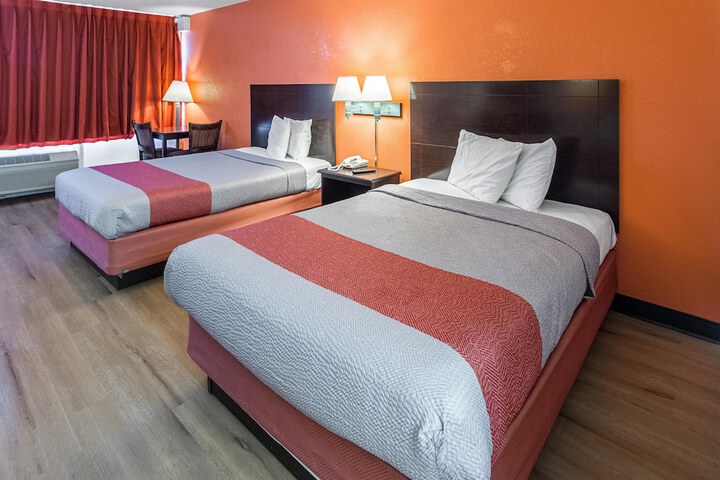 2 Double Beds (5 of 12)