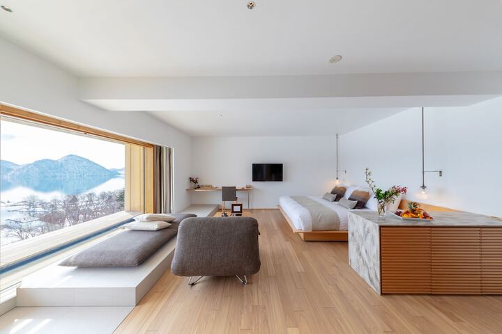 Room 16 of 60