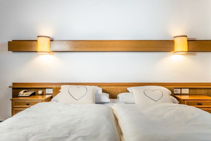 Room 10 of 60
