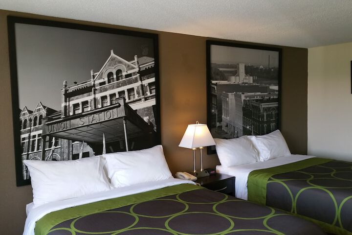 2 Queen Beds (4 of 9)