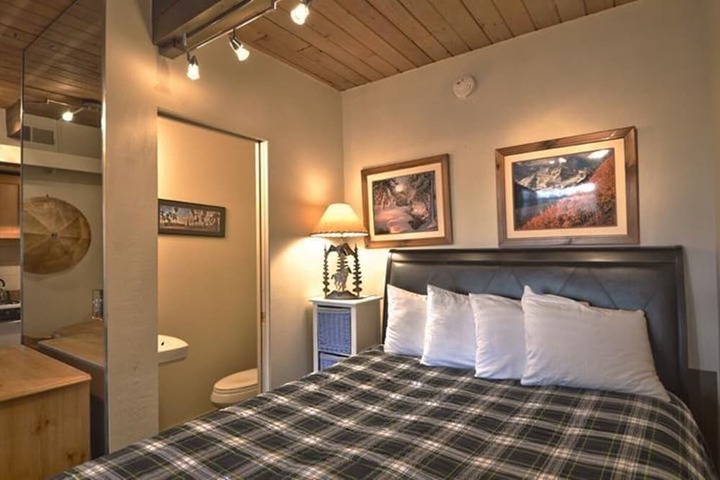 Room 10 of 105