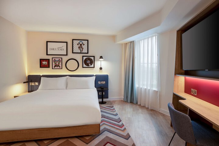 Room 17 of 54