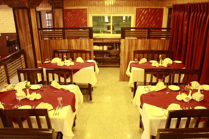 Dining 15 of 23
