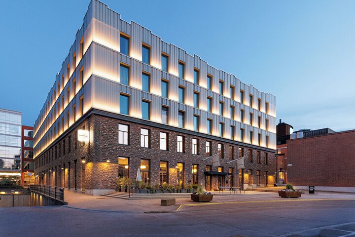 Hotel 97 of 100