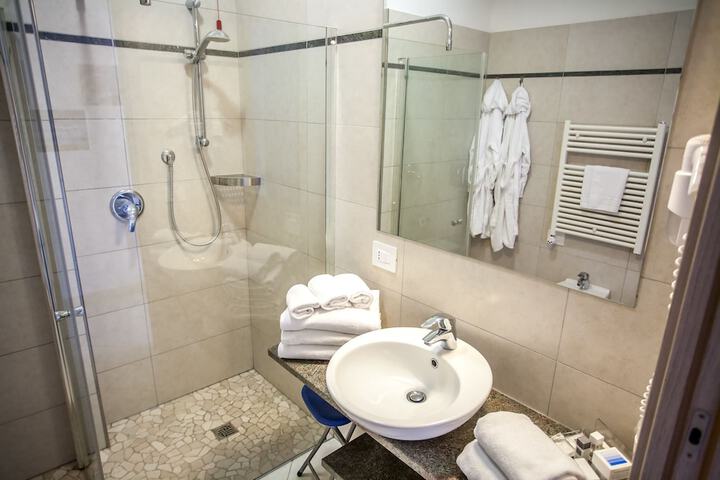 Room 45 of 92
