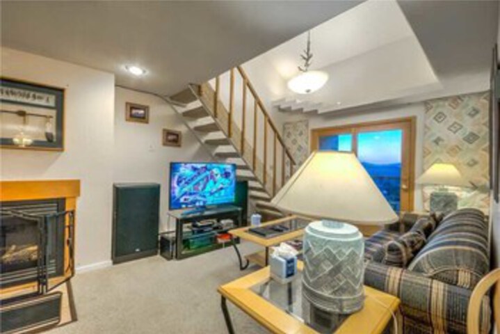 Room 9 of 27