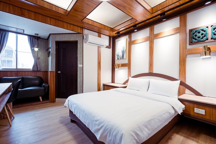 Room 44 of 232