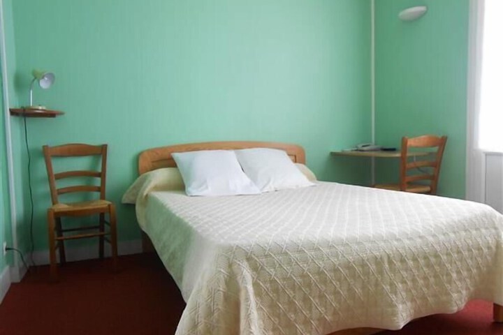 Room 8 of 31