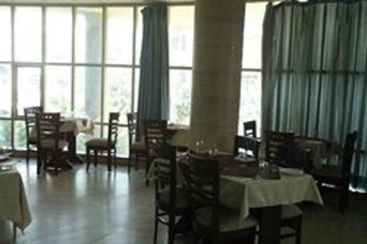 Dining 3 of 13