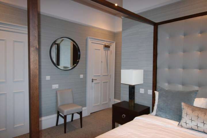 Room 8 of 62