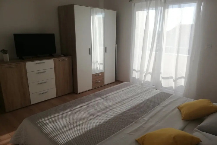 Room 2 of 16
