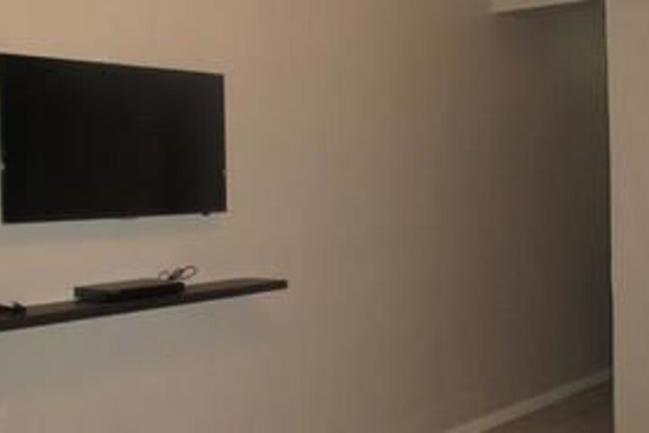 Room 10 of 43